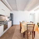 Guesthost - La Marina With Patio & Parking Apartment