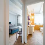 Apartament Guesthost - La Marina With Patio & Parking Fano
