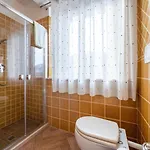 Apartament Guesthost - La Marina With Patio & Parking Fano