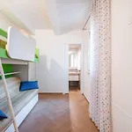 Guesthost - La Marina With Patio & Parking Apartament