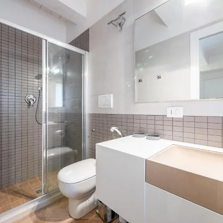 La Marina With Patio & Parking *