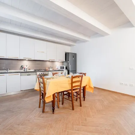 La Marina With Patio & Parking *