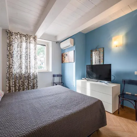 La Marina With Patio & Parking