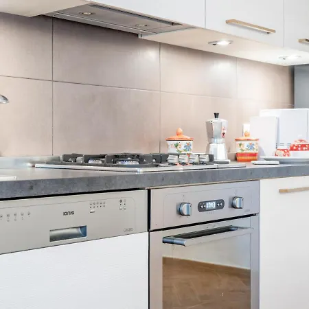 Daire La Marina With Patio & Parking *