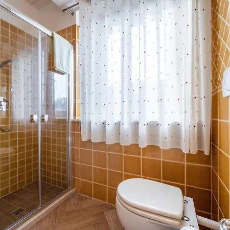 Appartement La Marina With Patio & Parking Fano