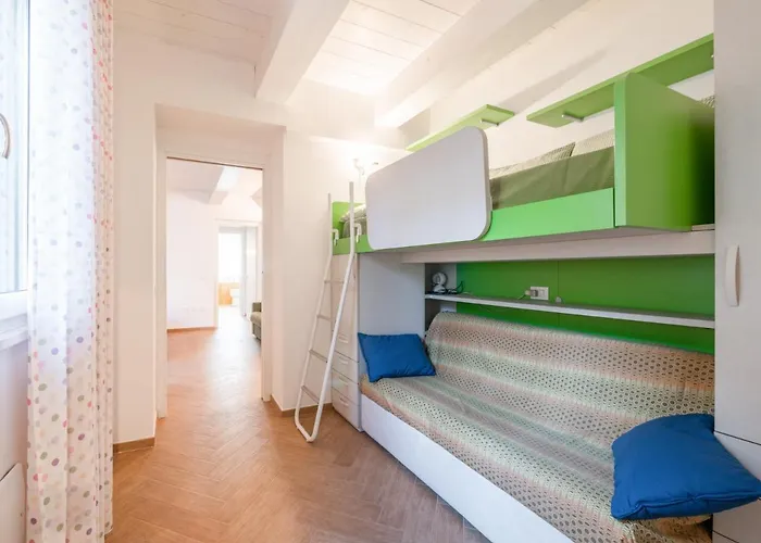 Daire La Marina With Patio & Parking