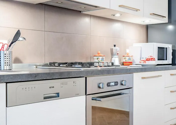 Daire La Marina With Patio & Parking *